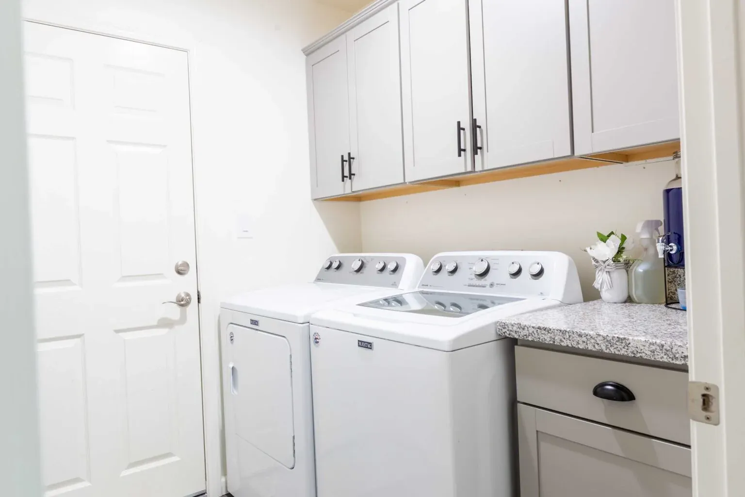 Tranquil Oasis: Utility room