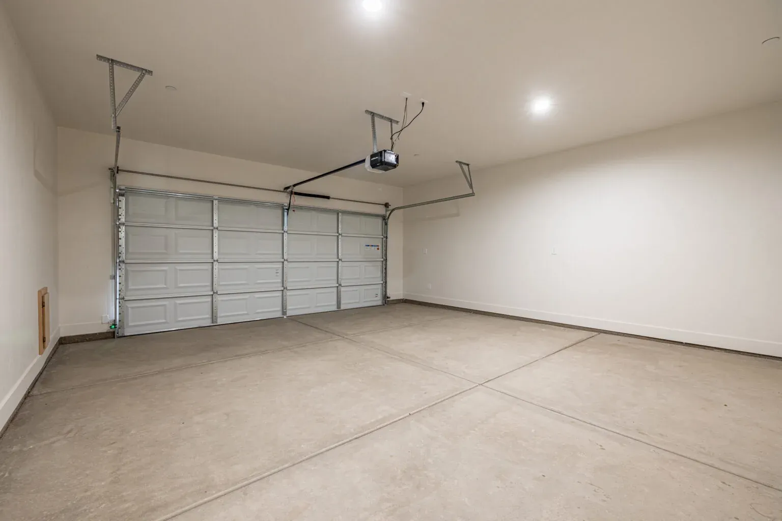 Sunset Retreat Model: Garage
